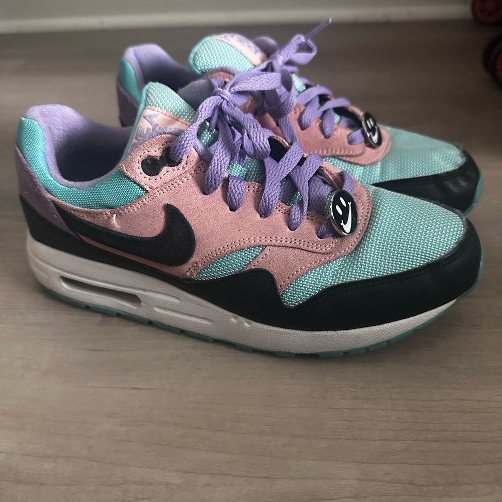 SOLD! Have a Nike day AirMax 1! Size 6, shoes sold as is